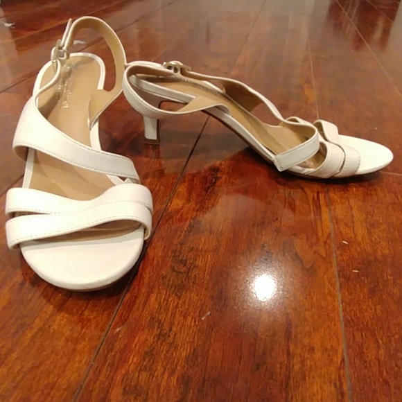 naturalizer white heels